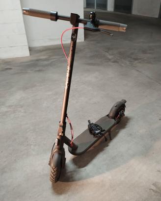 Monopattino xiomi pro