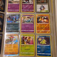 Collezione Lotto 500 carte pokemon e raccoglitore