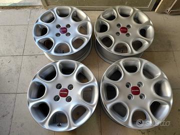 Cerchi in lega da 15 pollici per Fiat panda