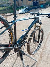 mountainbike cube Total black 29