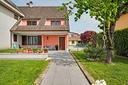 villa-di-400-m²-con-piu-di-5-locali-e-posto-auto-a
