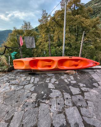 KAYAK 2 POSTI CON PAGAIE 