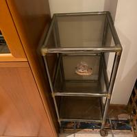 Mobiletto in acciaio e vetro