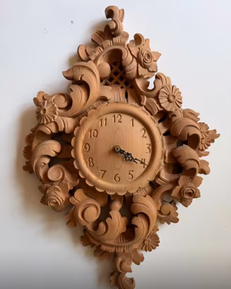Orologio in legno di cirmolo fatto a mano