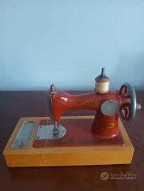 macchina da cucire vintage da collezione
