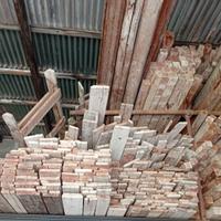 Tavole in legno uso edilizio e argilla espansa