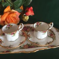 Tazzine-Royal Albert - un caffè romantico-1962