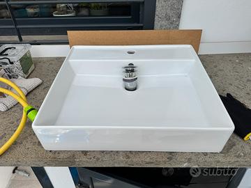 Lavabo nuovo completo di piletta
