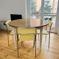 Tavolo tondo e 4 sedie Dmora