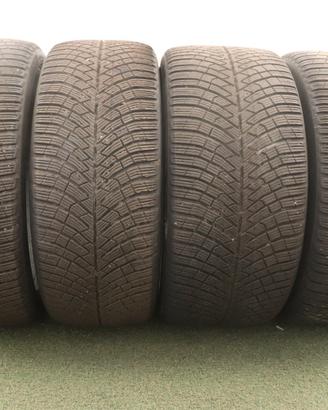 Gomme Pirelli Pzero 245 35 20 275 30 20 inverno