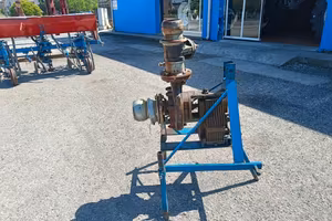 pompa con cavalletto Bertolaso