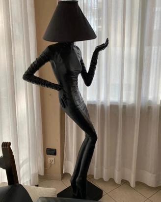 Lampada manichino donna