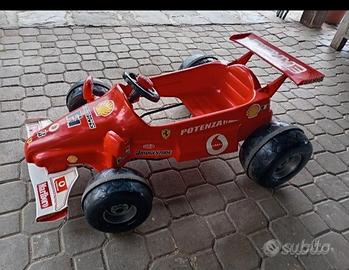 macchinina a pedali Ferrari 