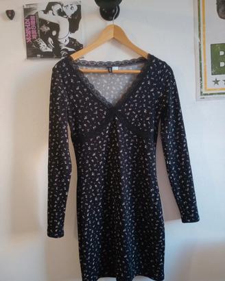 Vestito Nero aderente fantasia floreale pizzo