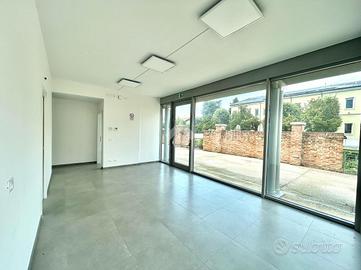 NEGOZIO A PIAZZOLA SUL BRENTA