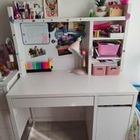 Scrivania IKEA modello MICKE