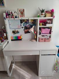 Scrivania IKEA modello MICKE