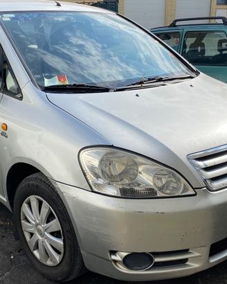 Ricambi Toyota Avensis Verso