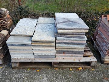 Marmettoni 30x30 e 40x40 (per circa 10 mq)