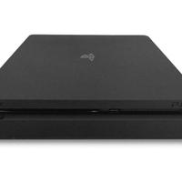 PS4 Slim incluso 2 controller e giochi