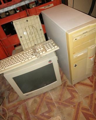 PC fisso vintage anni 90 computer 