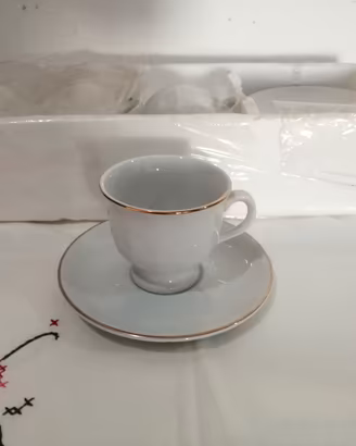 Servizio da caffè con bordo in oro