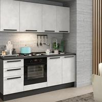 Cucina nuova ancora pellicolata