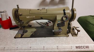 macchina da cucire necchi professionale