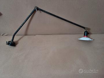 vecchia lampada da muro