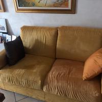 Divano 2/3posti in microfibra giallo ocra