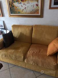 Divano 2/3posti in microfibra giallo ocra