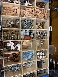 Ferramenta varia per mobili