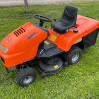 Trattorino con raccolta