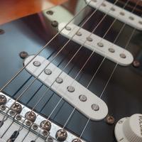 chitarra con amplificatore 