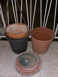 Set 4 vasi e vari sottovasi per piante