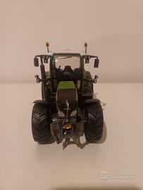 modellino trattore 