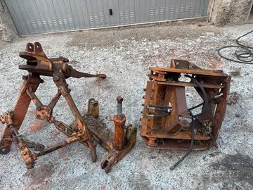 Sollevatore trattrice agricola