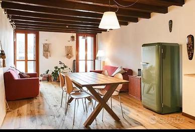 AMPIO TRILOCALE CENTRO STORICO (VI) - con balconi