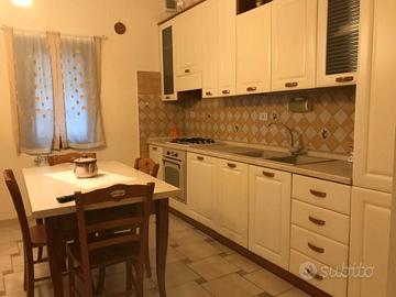 V/043 Piano rialzato in centro