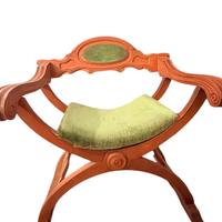 Sedia d’epoca in legno intagliato con seduta regal