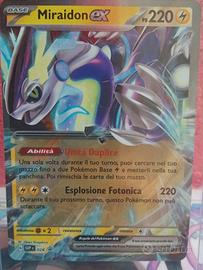 CARTA Pokemon ultra rara 