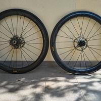 coppia di ruote in carbonio Mavic