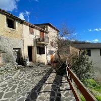 CASA INDIPENDENTE A CERVARA DI ROMA