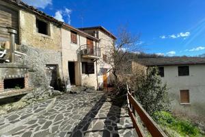 CASA INDIPENDENTE A CERVARA DI ROMA