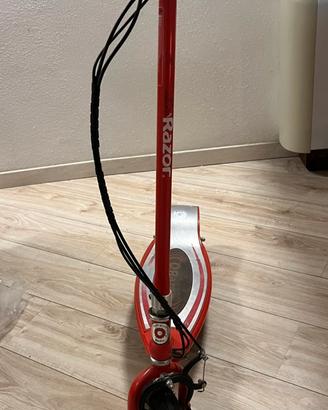 Monopattino elettrico razor