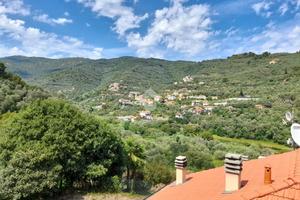 CASA SEMINDIPENDENTE A DIANO ARENTINO