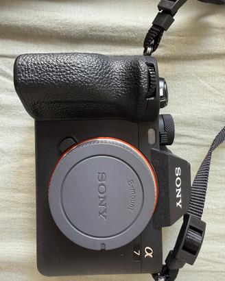 Sony 7 IV+Sigma 28-70 +kit completo