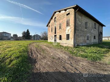 RUSTICO A CASTELNOVO DI SOTTO