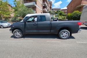 Toyota tundra v8 AUTOCARRO