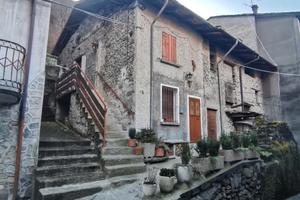 Casa singola in sasso